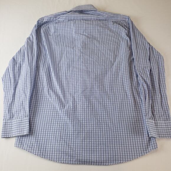 Dockers Men's Medium Fitted Button Down Collared Checkered Shirt - Picture 2 of 4